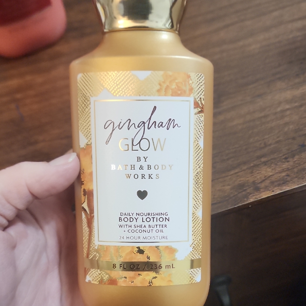 Bath & Body Works Gingham Glow Daily Nourishing Body Lotion - Gold